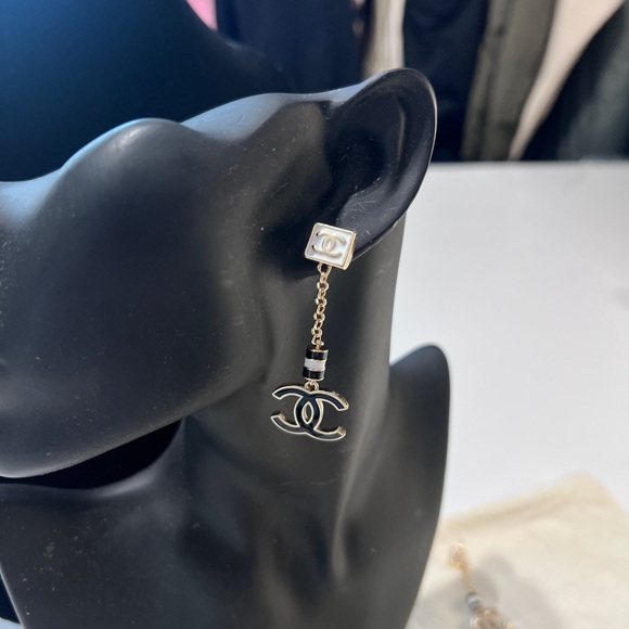 Chanel Black and Gold Dangle Earrings - Picture 4 of 4